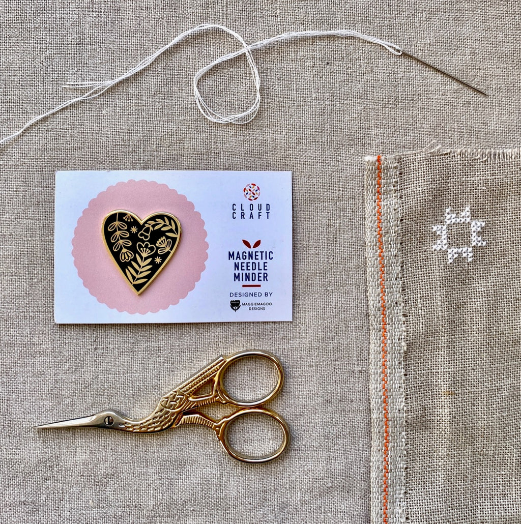 Heart Magnetic Needle Minder – Tiny Tomatoes Supply Co.